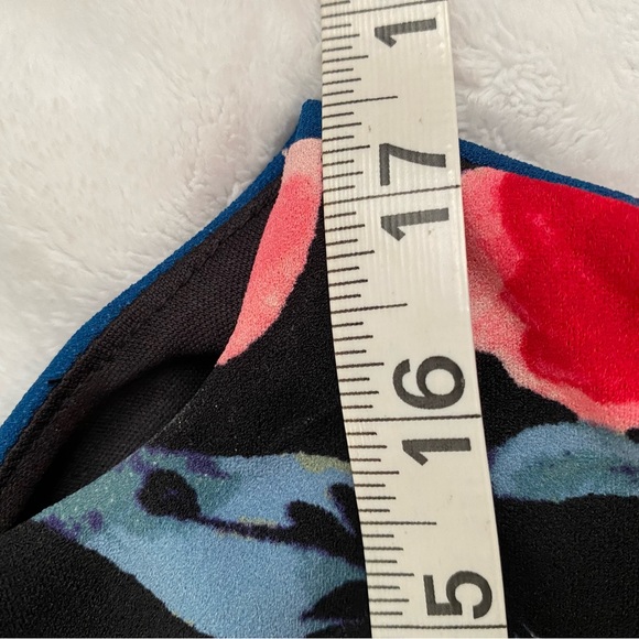 Vince Camuto dress - Picture 7 of 11